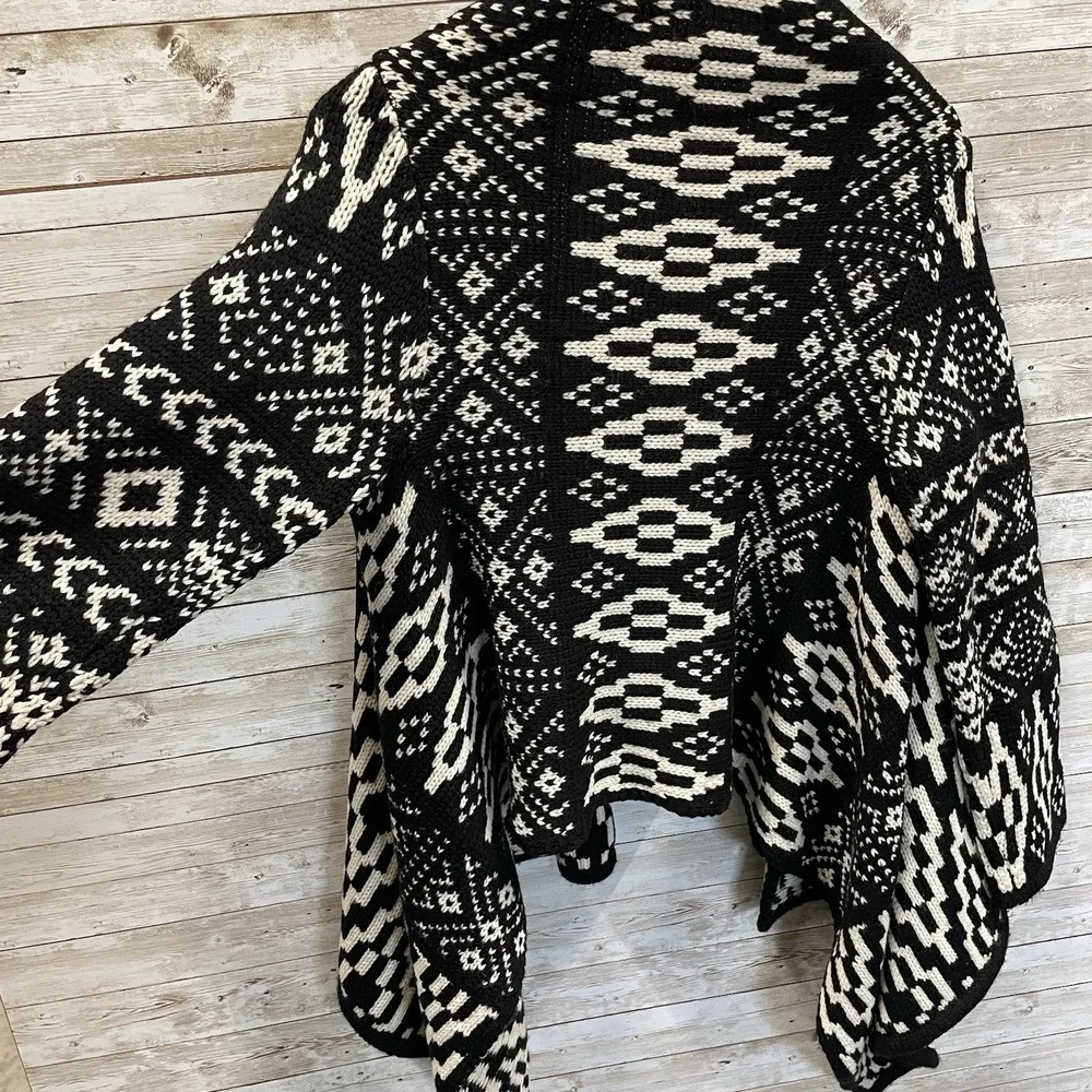 W by Worth Womens PS Cardigan Sweater Wool Blend Open‎ Front Aztec Black & White